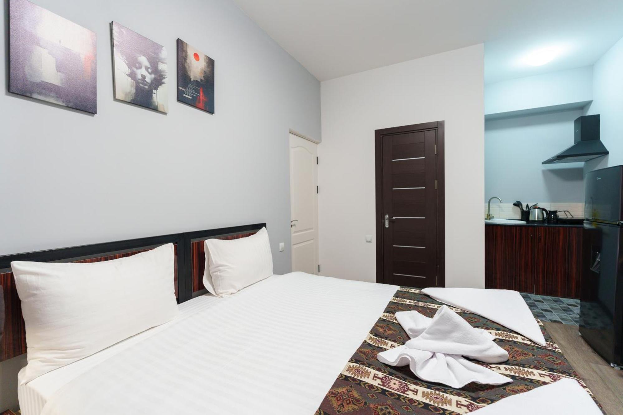 Gh Family Hotel เยเรวาน ภายนอก รูปภาพ