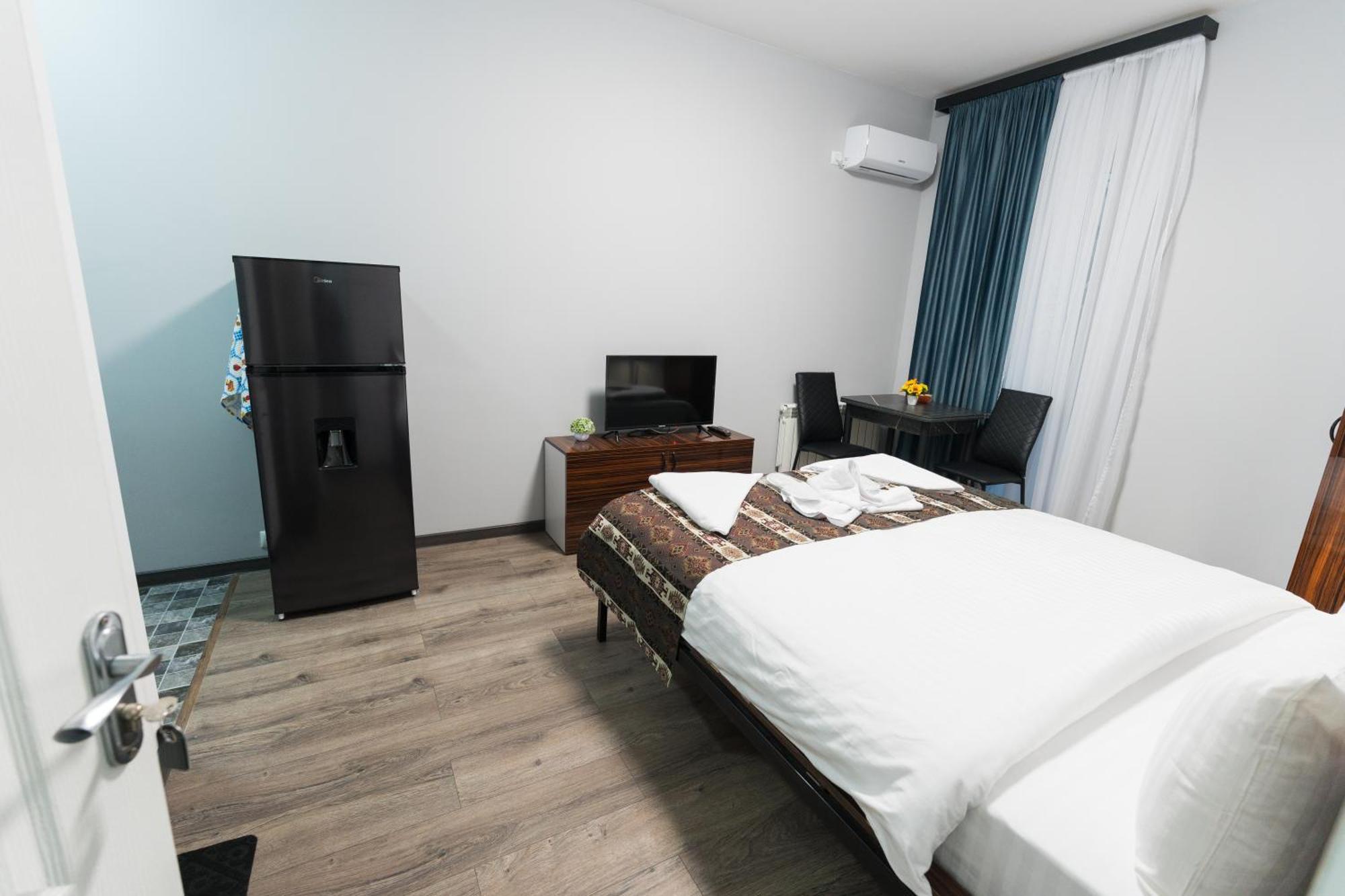 Gh Family Hotel เยเรวาน ภายนอก รูปภาพ